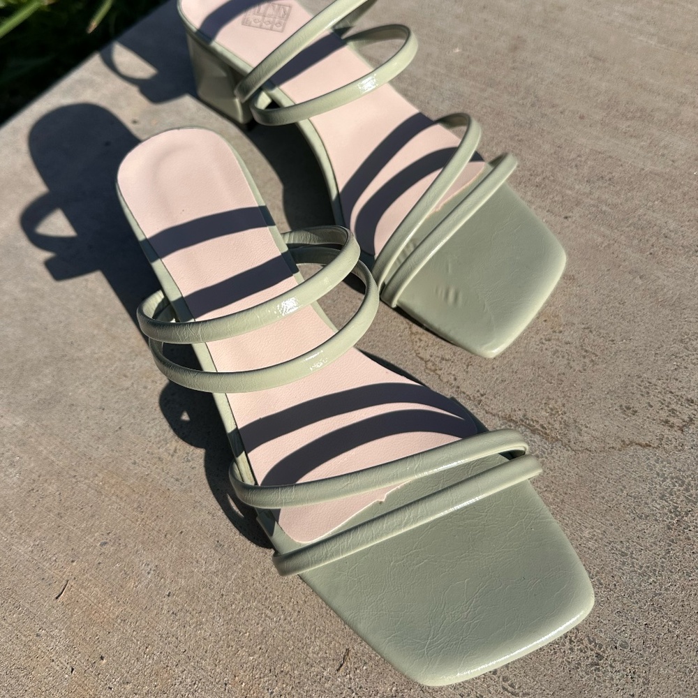 Women's New Faux Leather Strap Slides